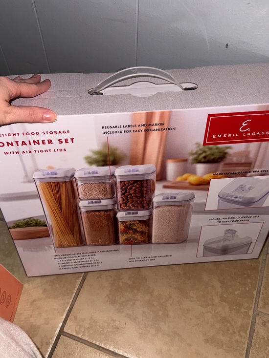 Other - White Airtight Food Storage Container Set